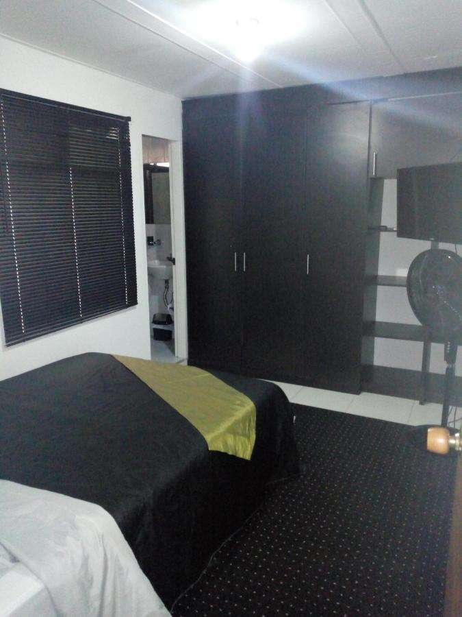 E2 Comodo Y Amplio Apartamento En Laureles Estadio 120 Mts2 Medellín Zewnętrze zdjęcie